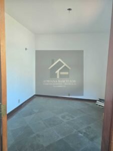 Linda Casa de 2 andares beira de rua no bairro Cremerie, Petrópolis, RJ