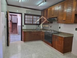 Linda Casa de 2 andares beira de rua no bairro Cremerie, Petrópolis, RJ