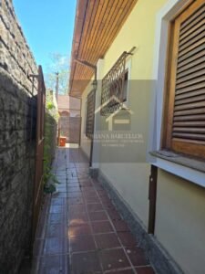 Linda Casa de 2 andares beira de rua no bairro Cremerie, Petrópolis, RJ