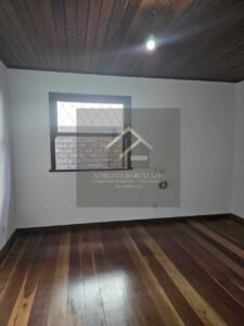 Linda Casa de 2 andares beira de rua no bairro Cremerie, Petrópolis, RJ