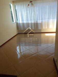 Linda casa tipo apartamento no térreo, com quintal privativo, no bairro Floresta, Petrópolis RJ