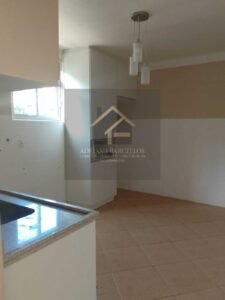 Linda casa tipo apartamento no térreo, com quintal privativo, no bairro Floresta, Petrópolis RJ