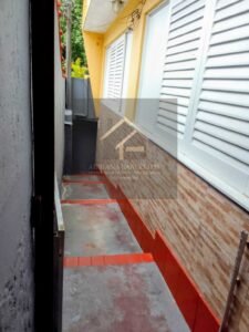 Linda casa tipo apartamento no térreo, com quintal privativo, no bairro Floresta, Petrópolis RJ