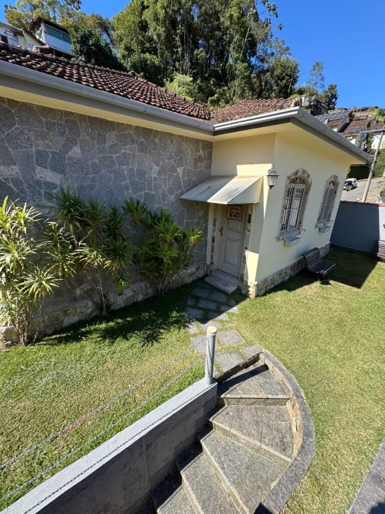 Casa à Venda no Bingen – Petrópolis/RJ | Piscina, Área Gourmet e Anexo Independente